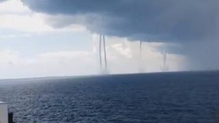 İskenderun açıklarında çok sayıda hortum görüntülendi