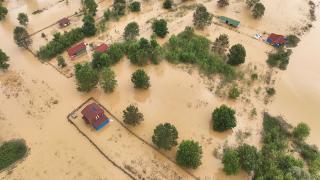 Şile'de tarım arazileri ve bazı evler sular altında kaldı