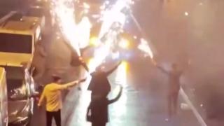 Gelin ve damadı uğurlarken ortalığı savaş alanına çevirdiler