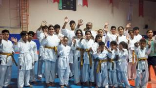 Depremzede çocuklar karate ile moral buluyor
