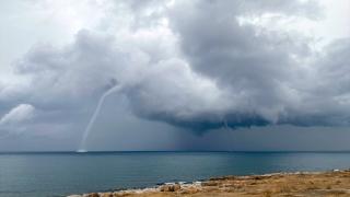Van Gölü'nde aynı anda 3 hortum görüntülendi