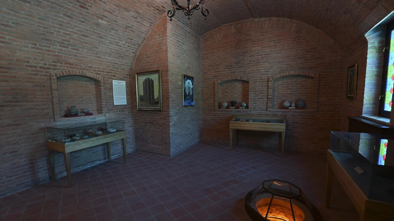 Türk kadınına verilen değerin göstergesi olan Mümine Hatun Türbesi