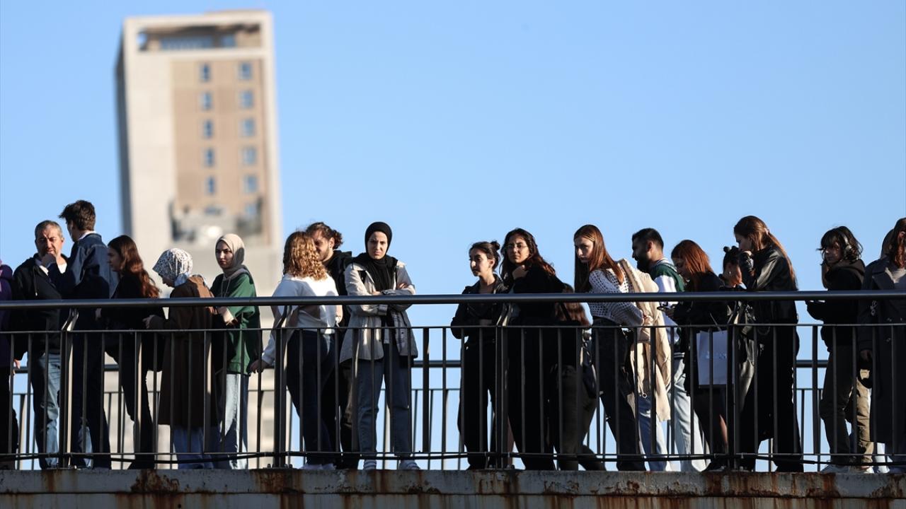 "45 dakika beklediğimiz oluyor, derslere geç kalıyoruz."