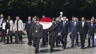 Avusturya Başbakanı Karl Nehammer, Anıtkabir'i ziyaret etti