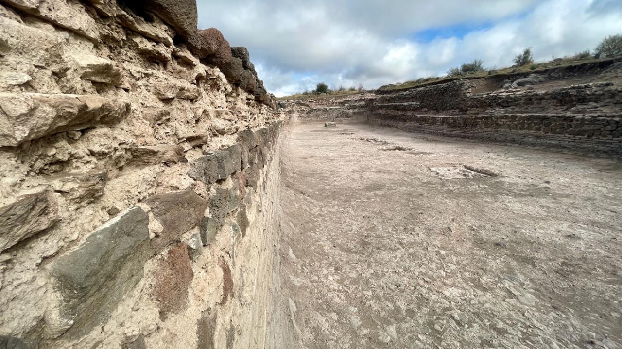 "Karacahisar Kalesi, Osmanlı Devleti`nin kuruluş sürecinin sembolü niteliğinde"