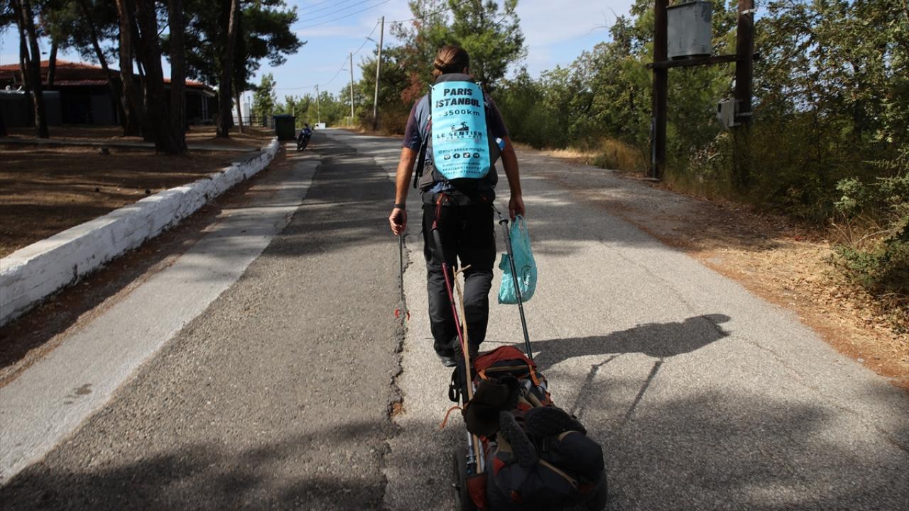 Annesinin anısını yaşatmak için yürüyor