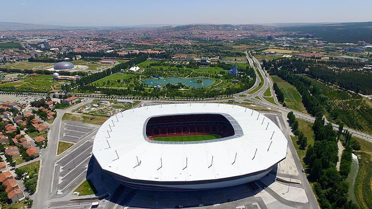 Eskişehir Atatürk Stadyumu: 32 bin 500