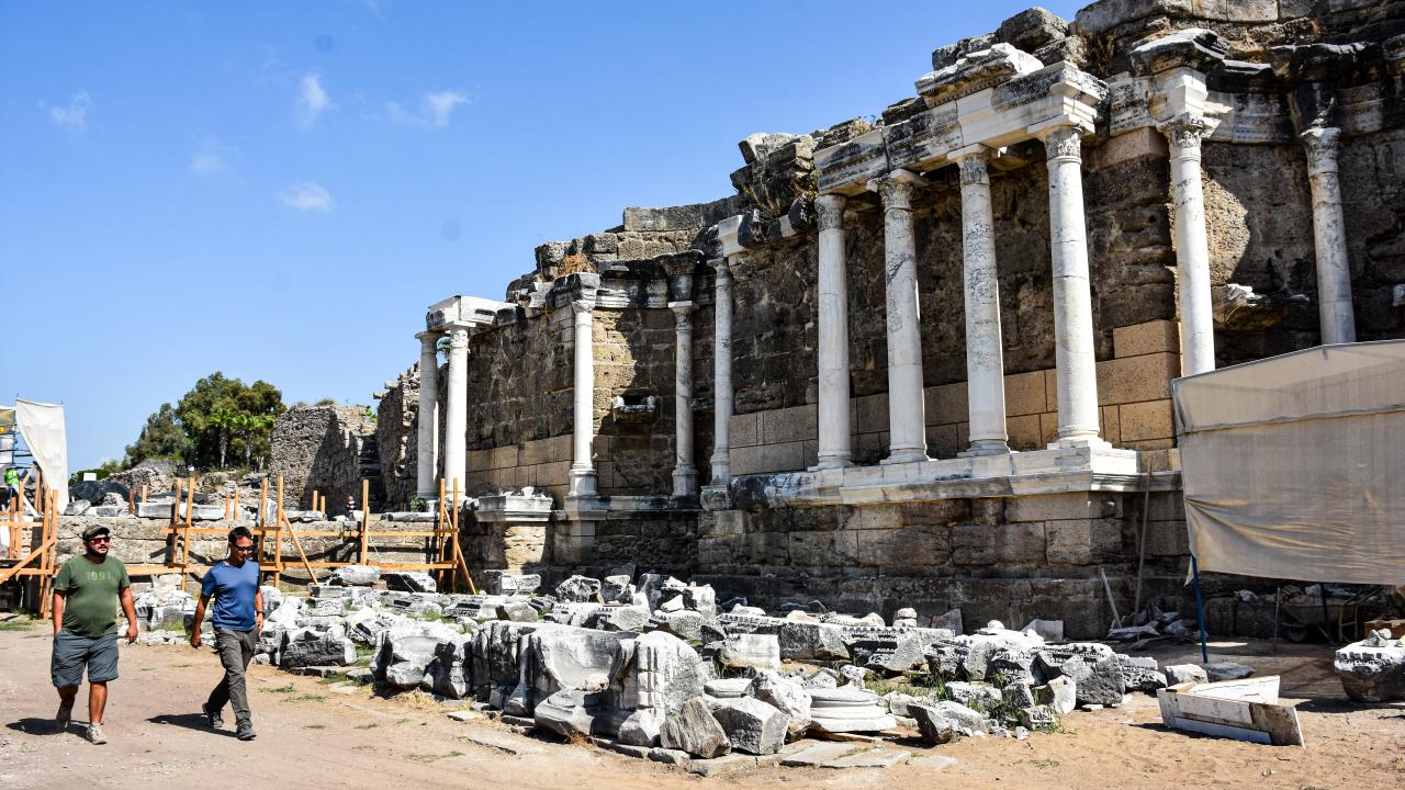 "Medeniyetler beşiği" Patara`da deniz feneri ayağa kaldırılıyor