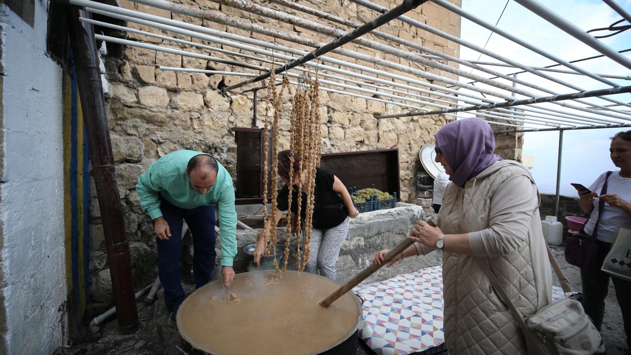 "Bir evin içine girdik ve kazanları gördük"
