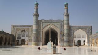 Afganistan'da bulunan Herat Ulu Cami'nin bir kısmı deprem sonucu yıkıldı