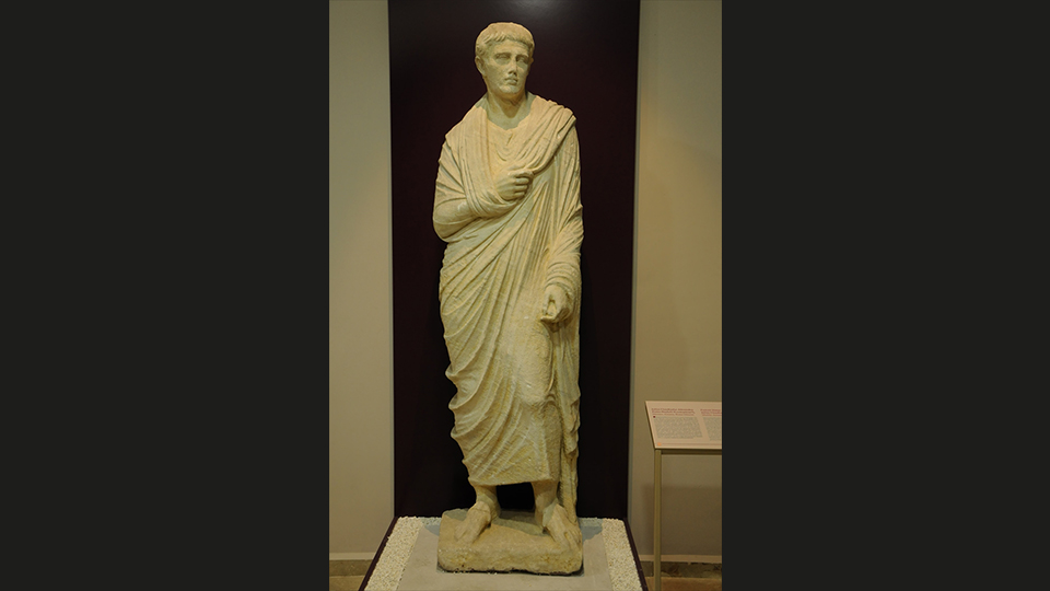 800 yıllık insan iskeletleri ve kraliçe Amastris`in tapınağına ait eserler bulundu