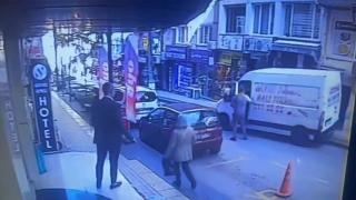 El freni çekilmeyen panelvanı böyle durdurdu