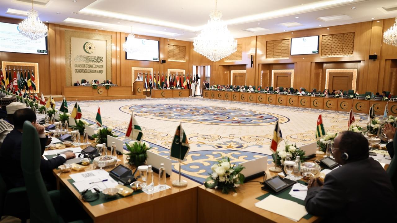 Dışişleri Bakanı Fidan, Suudi Arabistan'da diplomatik temaslarda bulundu