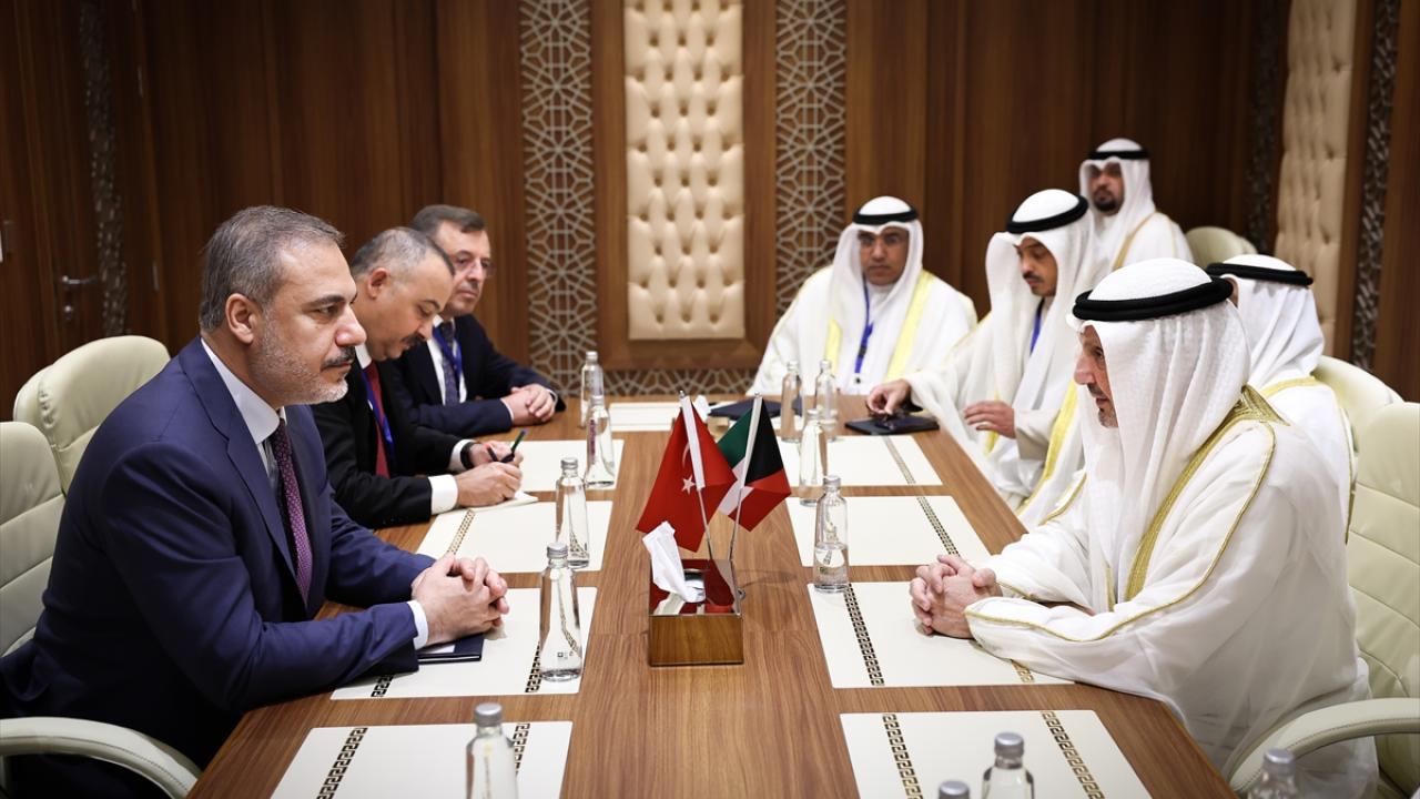 Dışişleri Bakanı Fidan, Suudi Arabistan'da diplomatik temaslarda bulundu