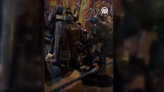 Paris polisinden Filistin destekçilerine şiddet