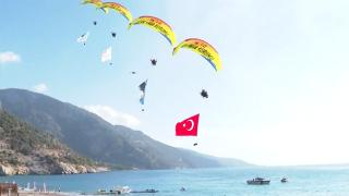 Yamaç paraşütçüleri Ölüdeniz'de buluştu