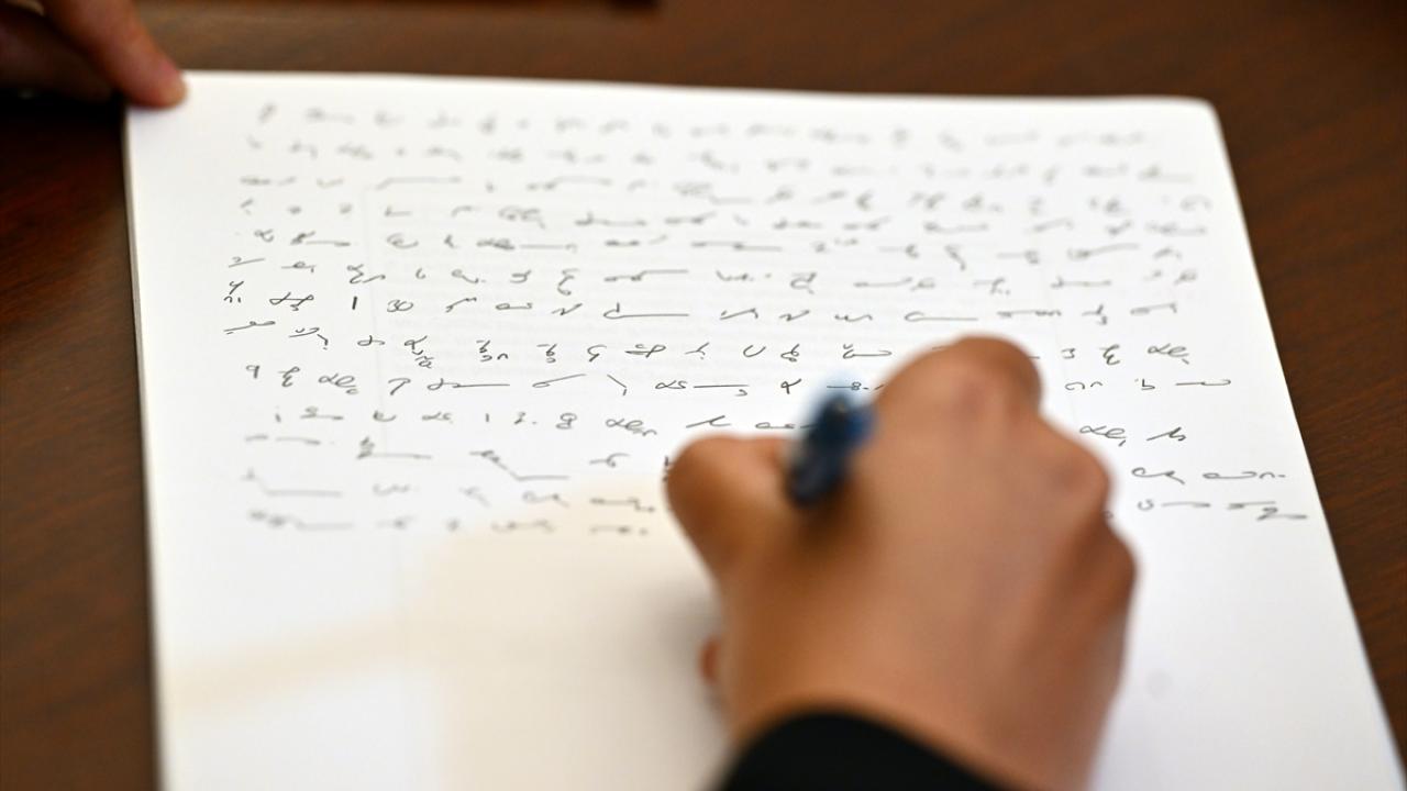 "Dakikada 200 hece yazabilen stenograf yardımcısı adayları işe başlıyor"