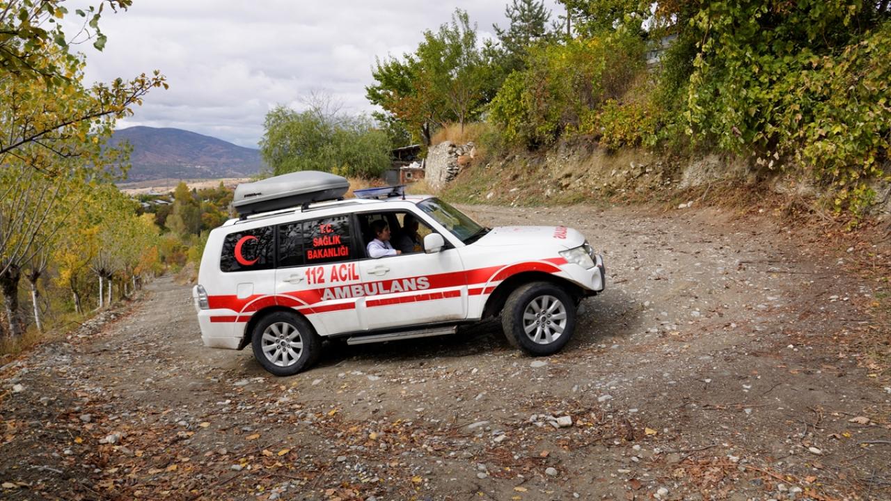 "Yol üzerimizde olan diğer köylere de ulaşıyoruz"