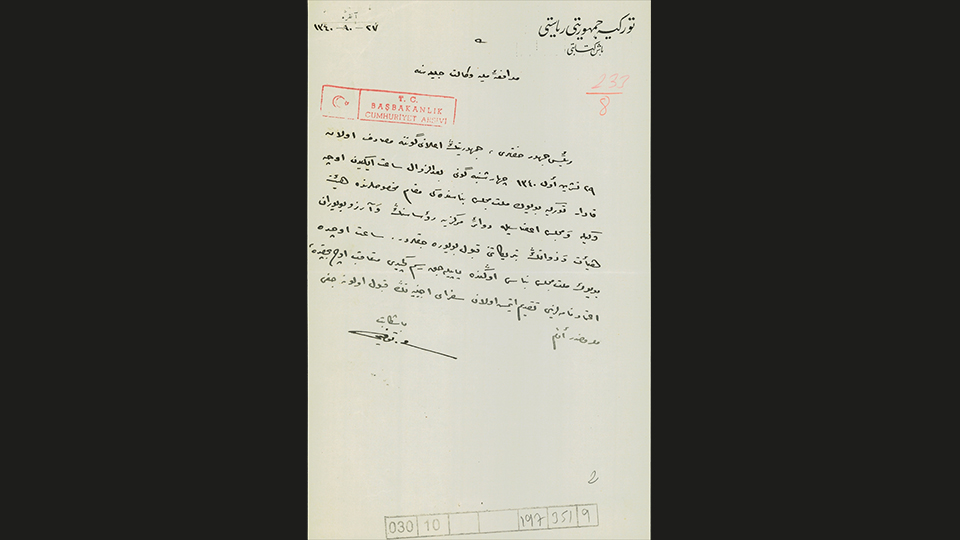 Cumhuriyet`in 1. yılında 101 pare top atışı