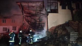 Antalya'da evde çıkan yangında patlamalar meydana geldi