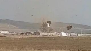 Hortum çatıları böyle savurdu