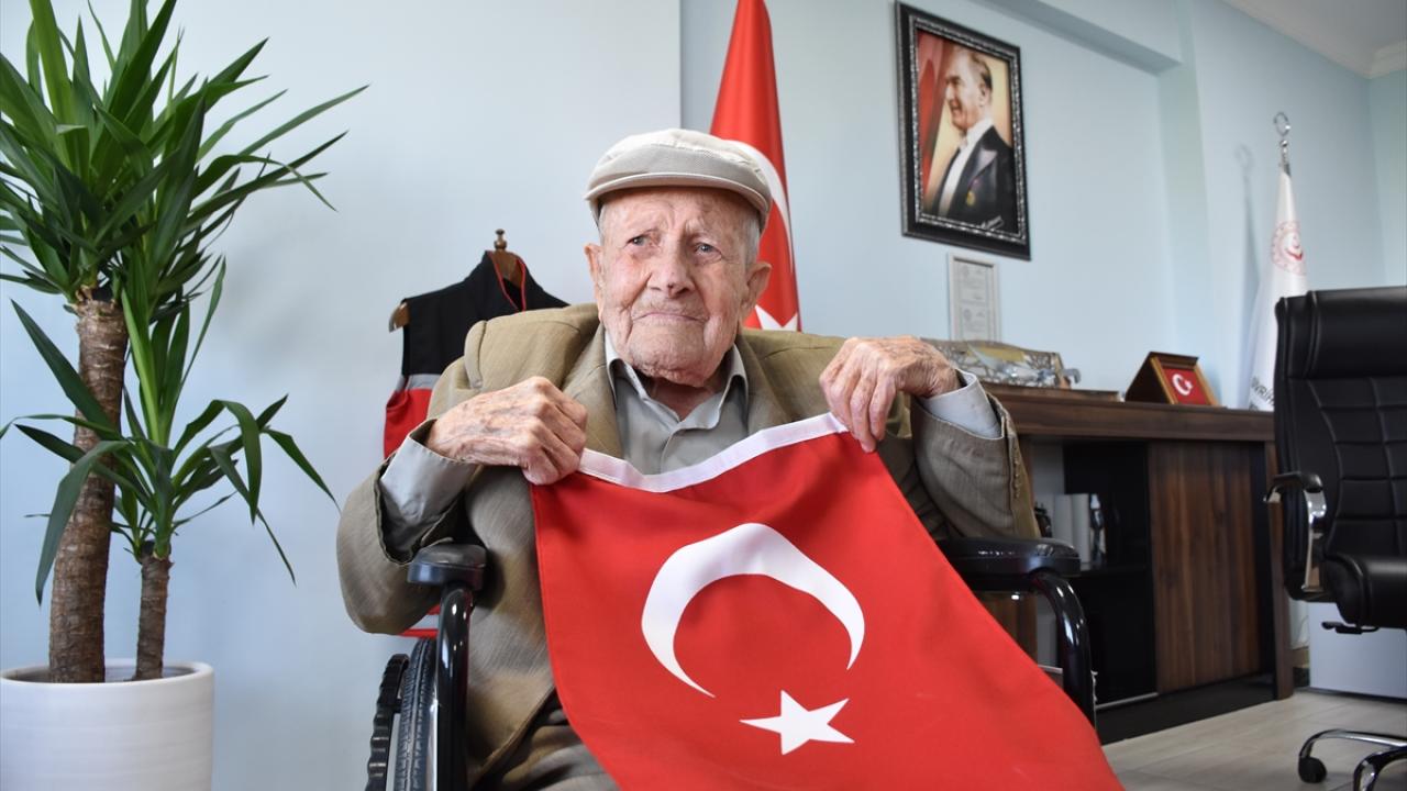 "Hikayeleriyle mutlu olmaya çalışıyoruz"