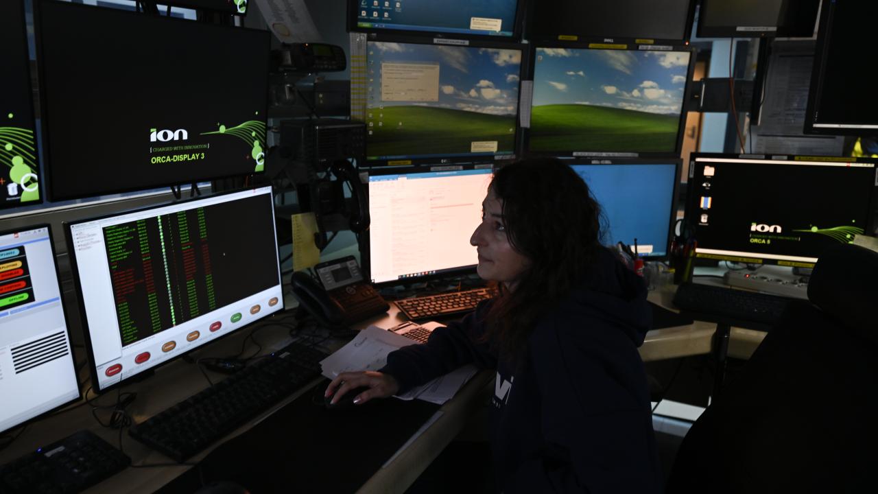 Gemi, denizin 8 bin metre altındaki jeolojik yapıları inceleyebiliyor 