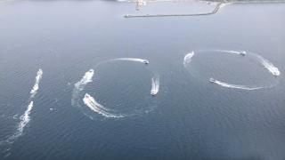 Balıkçılar tekneleriyle "ay yıldız ile 100. yıl" koreografisi yaptı