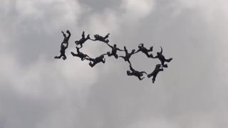 "Bordo bereliler", Cumhuriyet'in 100. yılını gökyüzüne yazdı