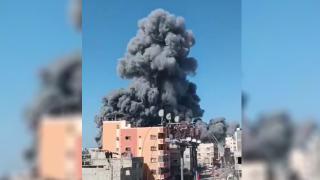 İsrail, Han Yunus'ta BM okulunun çevresini bombaladı