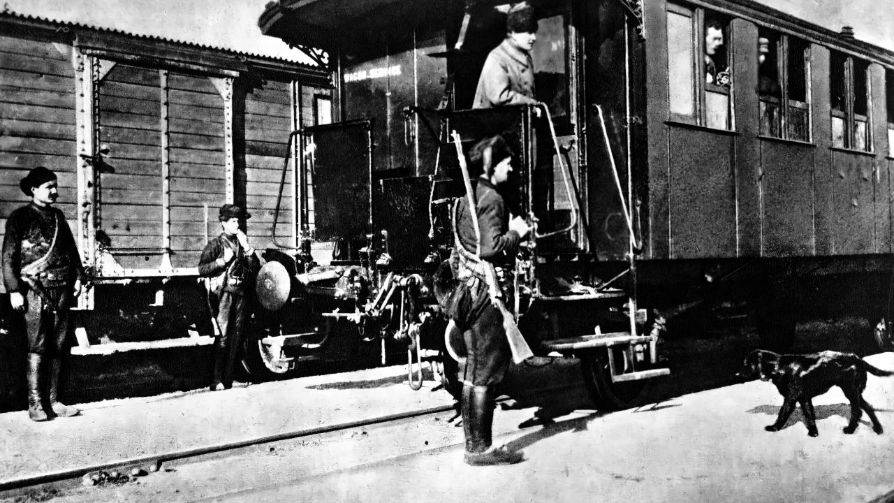 Başkomutan Mustafa Kemal, Ilgın manevralarını izlemek için Çay İlçesi`ne geldi