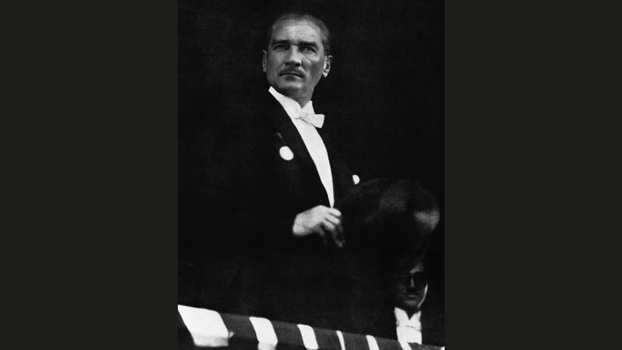 Mustafa Kemal Atatürk, Ankara`da Cumhuriyet Bayramı Kutlamalarına katıldı