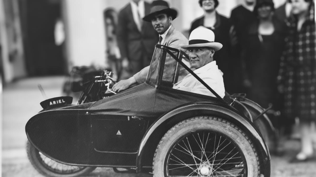 Cumhurbaşkanı Atatürk Orman Çiftliği`nde motosiklet sepetinde