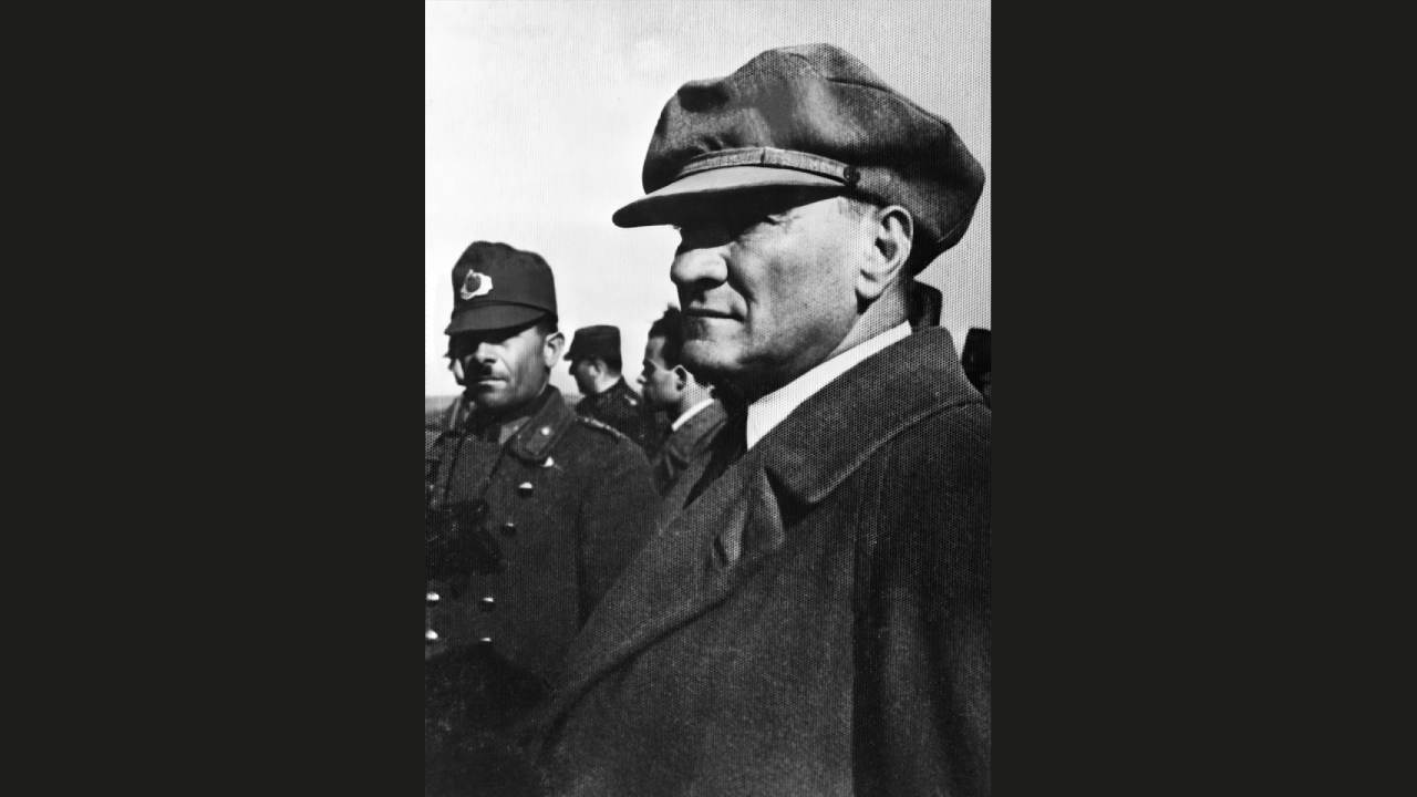 Cumhurbaşkanı Atatürk Metris`de Harp Akademileri tatbikatında