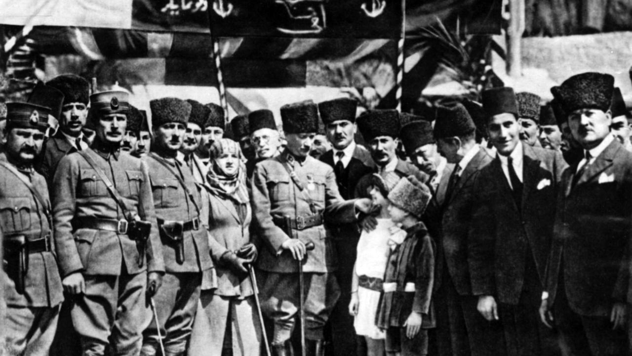 Mareşal Mustafa Kemal Mersin Millet Bahçesinde