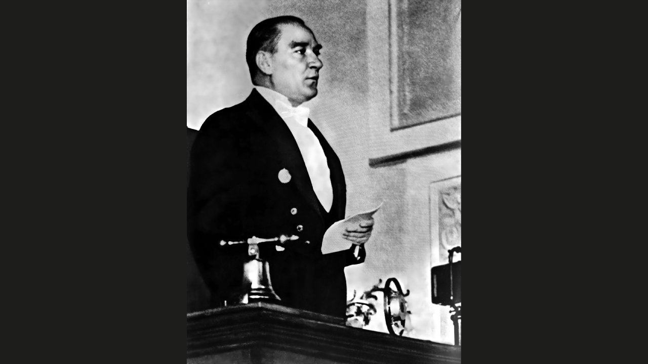Cumhurbaşkanı Atatürk, TBMM`de konuşma yaptı