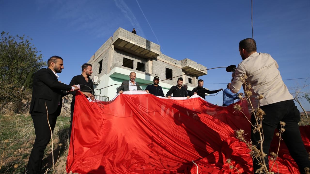 "Köyümüzde bayrağımızı dalgalandırmanın onuru ve sevinci içerisindeyiz"