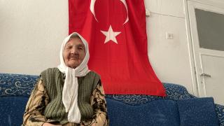 Cumhuriyet'le yaşıt Fahriye nine 10. yıl kutlamalarını dün gibi hatırlıyor