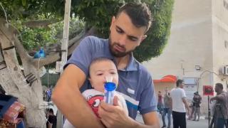 Filistinli baba bebeğinin buharlı solunum cihazını çalıştıracak yer bulamadı