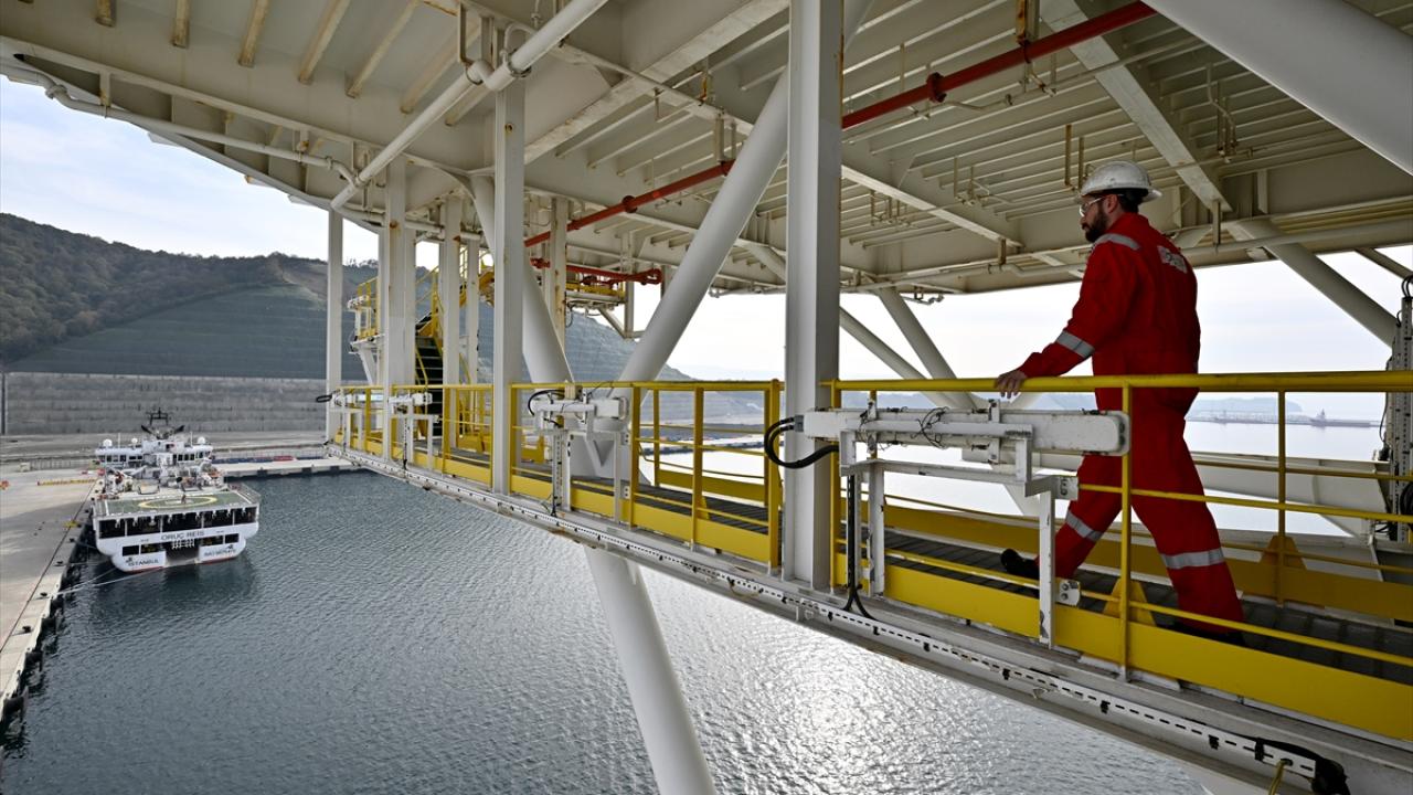 12 bin metreye sondaj yapabiliyor