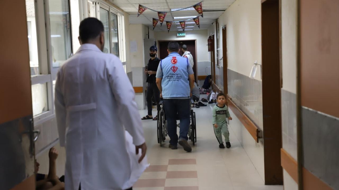 "Hastalara tıbbi malzemeler ile gıda, hijyen malzemeleri teminimiz var"