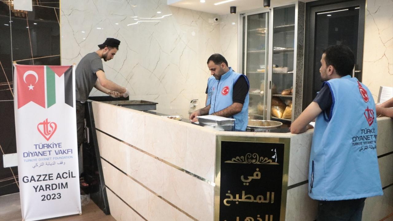 "Kapı açılır açılmaz yardımları hemen içeriye sevk edeceğiz"