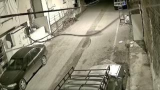 Hatay'daki 4,8 büyüklüğündeki deprem anı kamerada