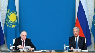 Tokayev Kazak Türkçesi konuştu, Rus heyeti şaşkınlığa uğradı