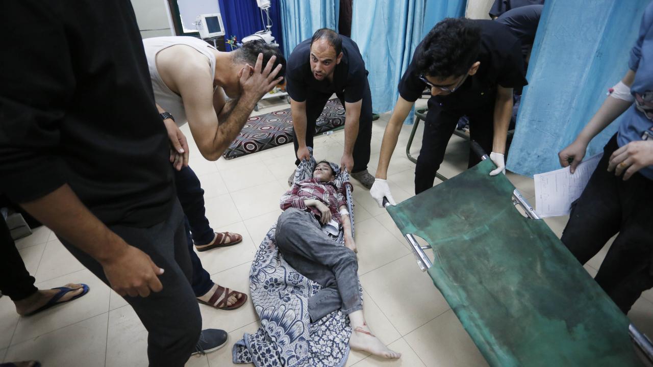 Hamas: İsrail, Filistinlileri göçe zorlamak için Gazze`de hastaneleri hedef alıyor