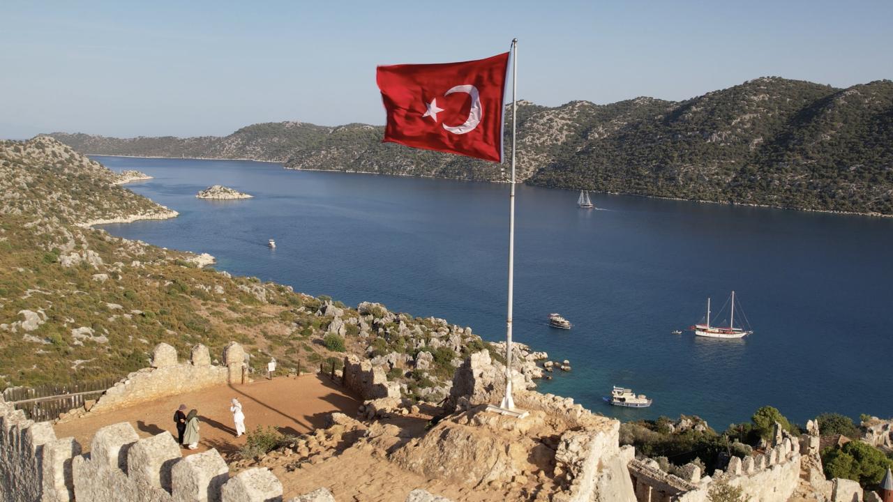 Kaleköy'ün tarihi ve doğal güzellikleri havadan görüntülendi | TRT ...