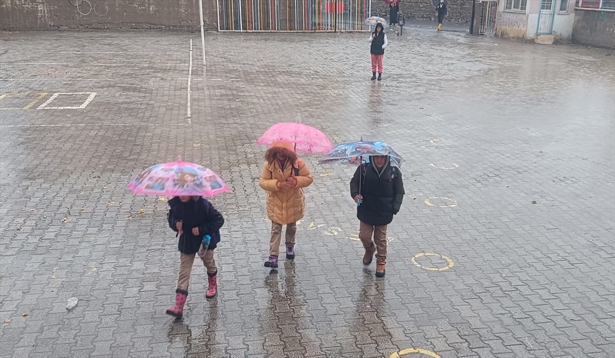 Bazı okullara "olumsuz hava" engel oldu