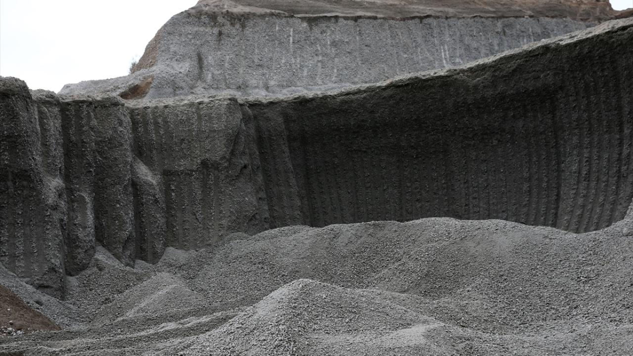 Deprem bölgesine inşa edilen konutlar, Bitlis'teki bims üretimini 2,5 kat artırdı