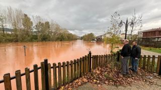 Bartın'da sağanak etkili oldu: Irmak taştı