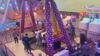 Bursa'da oyun alanındaki oyuncak böyle devrildi